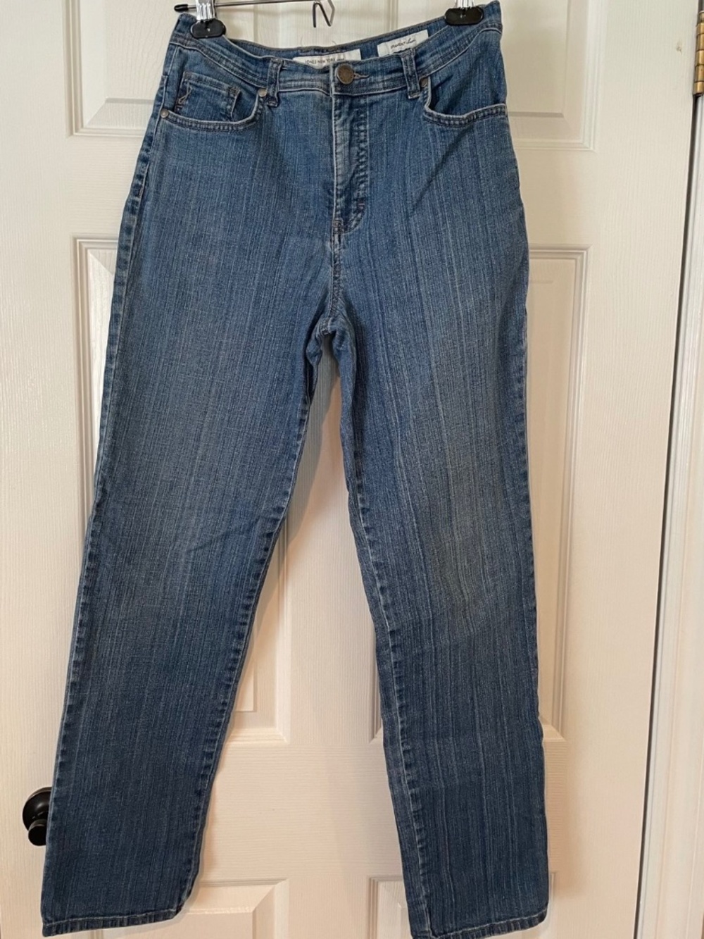 Women's Straight Leg Size 6